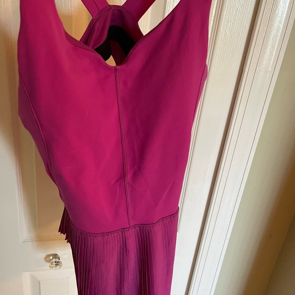 Lulu City Tank Sz 12 Large. Magenta. Sweat wicking, 4way stretch, CoolMax fabric - Picture 2 of 6